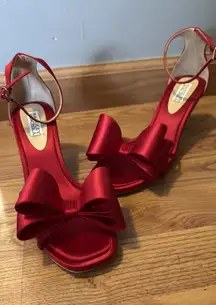 Badgley Mischka Heels Satin Red