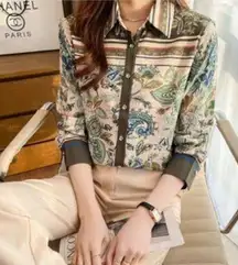 ✨Zara Paisley Flowy Printed Button Down Sz Medium Blouse✨