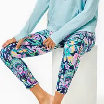 NWT Lilly Pulitzer UFP 50+ Luxletic 24” Weekender Mid-rise Midi Legging