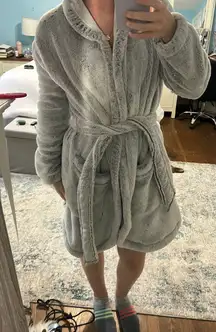 Aerie Fuzzy Robe