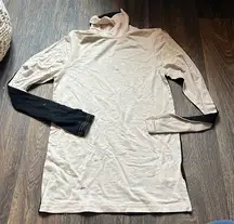 Playbutton Two Tone Turtle Neck