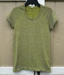 Lululemon Swiftly Tech 2.0 Shirt Women’s Size 10 We Are From Space Yellow