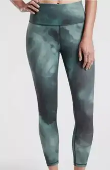 Athleta Elation Printed 7/8 Tight Legging Capri Tie Dye‎ M