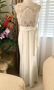 3/$15 R&M Richards Embroidered Gown in Nude/Ivory *Small Stains*