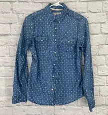 100% cotton button down polka dot top w/button pockets & sleeves sz M