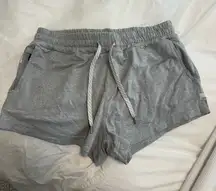 Vuori Shorts