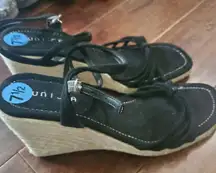 Platforms size 7.5 black and tan color 3 inch high New by unisa