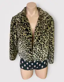 Leopard Print Faux Fur Size Medium Women’s Shrug