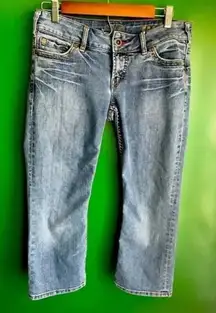 CLEARANCE!! Silver Jeans Crop Cropped Capri Distressed‎ Size 28 Blue Denim EUC!