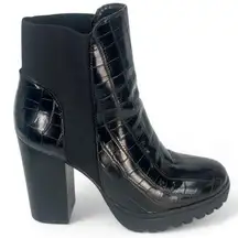 Aritzia | 7.5 | Boots Booties Stretch Alligator Print Pull On Women's Lug Heels