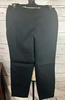 Harve Benard size 8 black stretchy capris - 2317