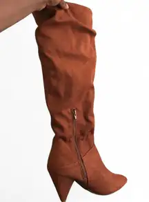 Express brown faux suede knee high boho slouchy ruched heeled cone heels boots Size 8 zipper closure #festival #stagecoach #hippie RN #55285 ID #13388 Like new, excellent condition