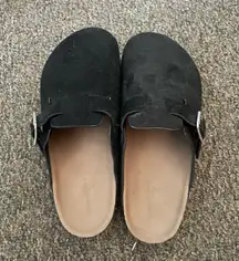 Universal Thread Clogs