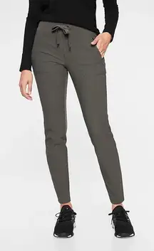 Athleta Headlands Hybrid Pant Flagstone Grey size 2 Outdoors‎ Hiking Trails