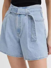 Levi’s baggy belted jean shorts 27 NWT
