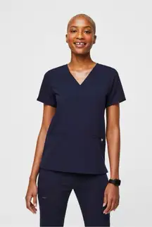 FIGS Casma FIONx Three Pocket Navy Blue Short Sleeve Scrub Top