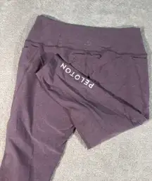 beyond yoga X peloton leggings‎ cropped 3x purple space dye Pockets