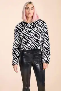 Lita by Ciara Zebra Faux Fur Boxy Crop Coat Zip Back Animal Print Zebra NWT Sz S