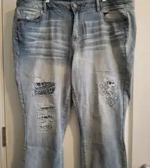 Lane Bryant Sz 20 Distressed Light Blue Capri Jeans with Patterned Patches NWOT