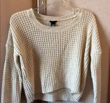 Rue 21 Women's Cream cropped Sweater large