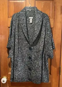 Catherine’s women’s quarter sleeve button down cardigan sweater size 3X.(26/28W)