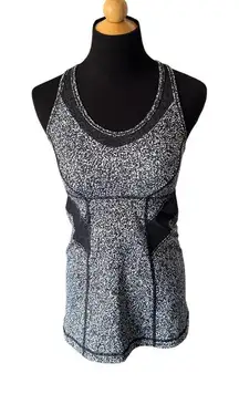 Lululemon Athletica Tank Top built in bra Iced Wave White Black Mesh Size 6