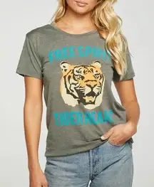 Chaser  Short Sleeve Vintage Graphic Tee Shirt Tiger Free Spirit Gray Small