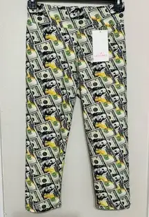 Buttery Soft High-Waist Dollar Design Capri Leggings Size L