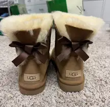 UGG Women’s Mini Bailey Bow II Boots Chestnut