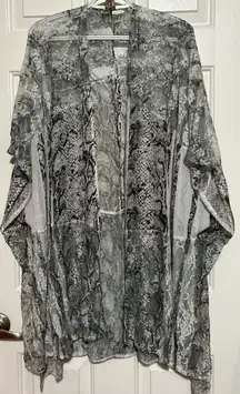 Brittany Black Women's Sheer Gray White‎ Silver Lacey Shell Size 3X