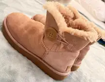 UGG Mini Bailey Button Boot - Women's AduSize 7