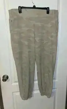 Athleta tan camo black print Brooklyn‎ joggers size 18