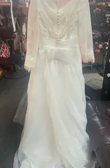 Elegant White Lace Wedding Dress