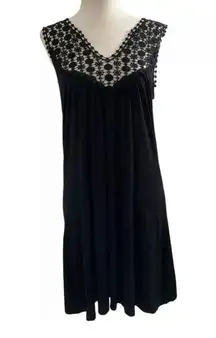 Reaction Kenneth Cole Size Small Black Mini Dress Crochet V-Neckline | 5-246