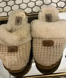 UGG Women’s SZ 8