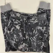 Size S Small Womens Nike Tech Fleece AOP Grey Camo Sweatpants 695344-091
