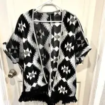 American Eagle Aztec Print Poncho Ruana‎ Size Medium