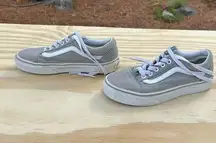 Vans -  Old Skool grey and White Sneaker Men’s Sz 3.5, woman’s 5.0 shoes