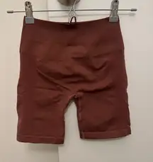 Alphalete Amplify Shorts 6.5"