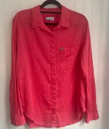 Columbia‎ PFG Women’s Button Up Long Sleeve Textured Lightweight Coral Pink Top
