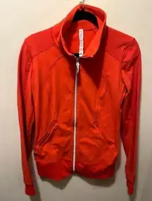 Lululemon  older version define luon full zip red sz 8