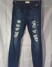 NWT Mudd distressed skinny jeans