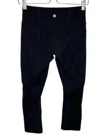 athletica perforated wonder under capris size 4