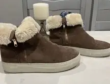 J SLIDES faux fur lined rubber sole high top zipper side‎ slip on shoes Size 8