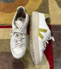 V-12 Leather White Liquor Green Sneakers Low Tops Women’s Size US 9