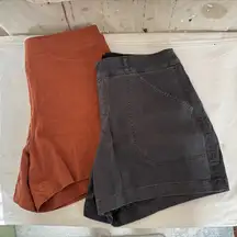 Bundle of Two Spanx Pull On Shorts On the Go and Twill Stretch