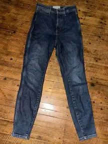 Everlane way high skinny wedgie sustainable normcore jeans