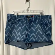 Torrid Blue Patterned Women's Denim Shorts Size 16