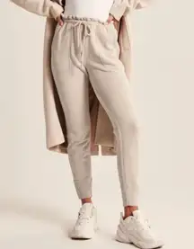 Abercrombie & Fitch Soft A&F Cloud Joggers Size Small Short Beige Tan Sweatpants