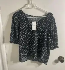 NWT  Daisy Floral Print Blouse